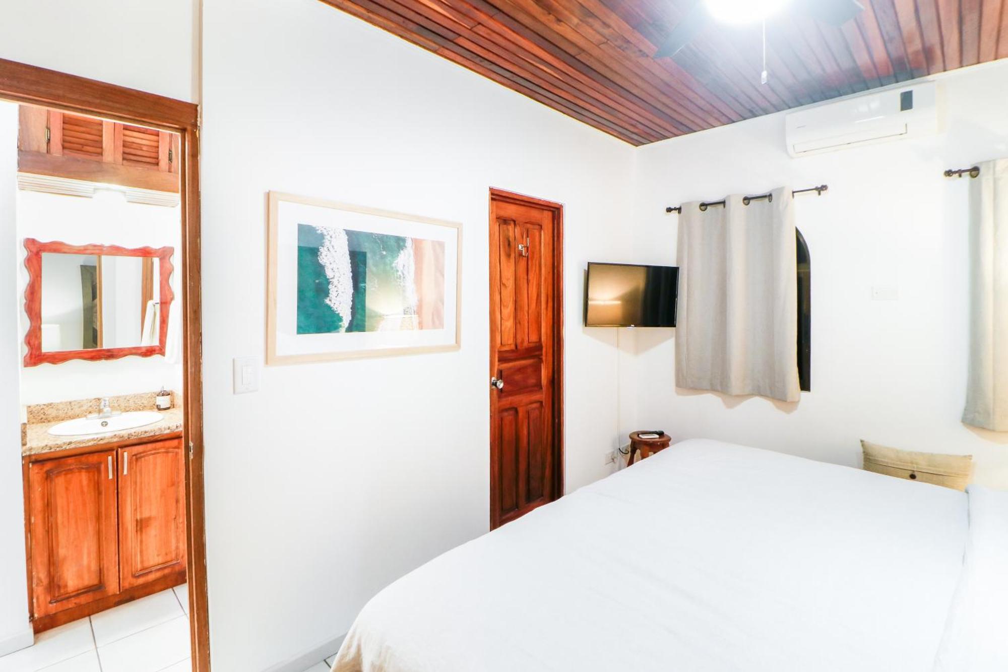 Flamingo Marina Resort Pacific North Coast Kamer foto